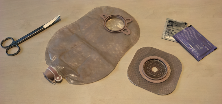 動画 介護者が行うストーマ装具交換方法 尿路ストーマ編 ストーマケア Net